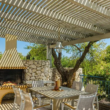 Mounda Villa